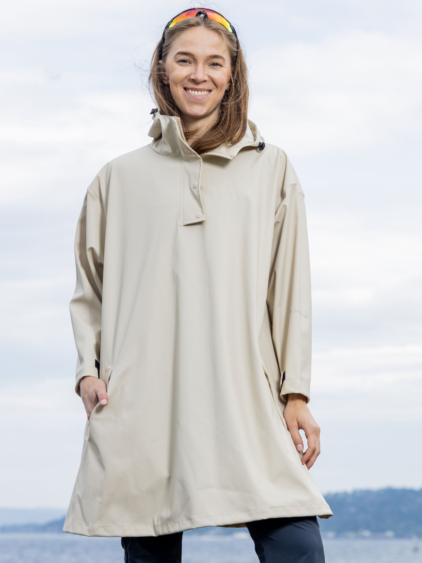Dame regnponcho Ruskevær – Lys beige