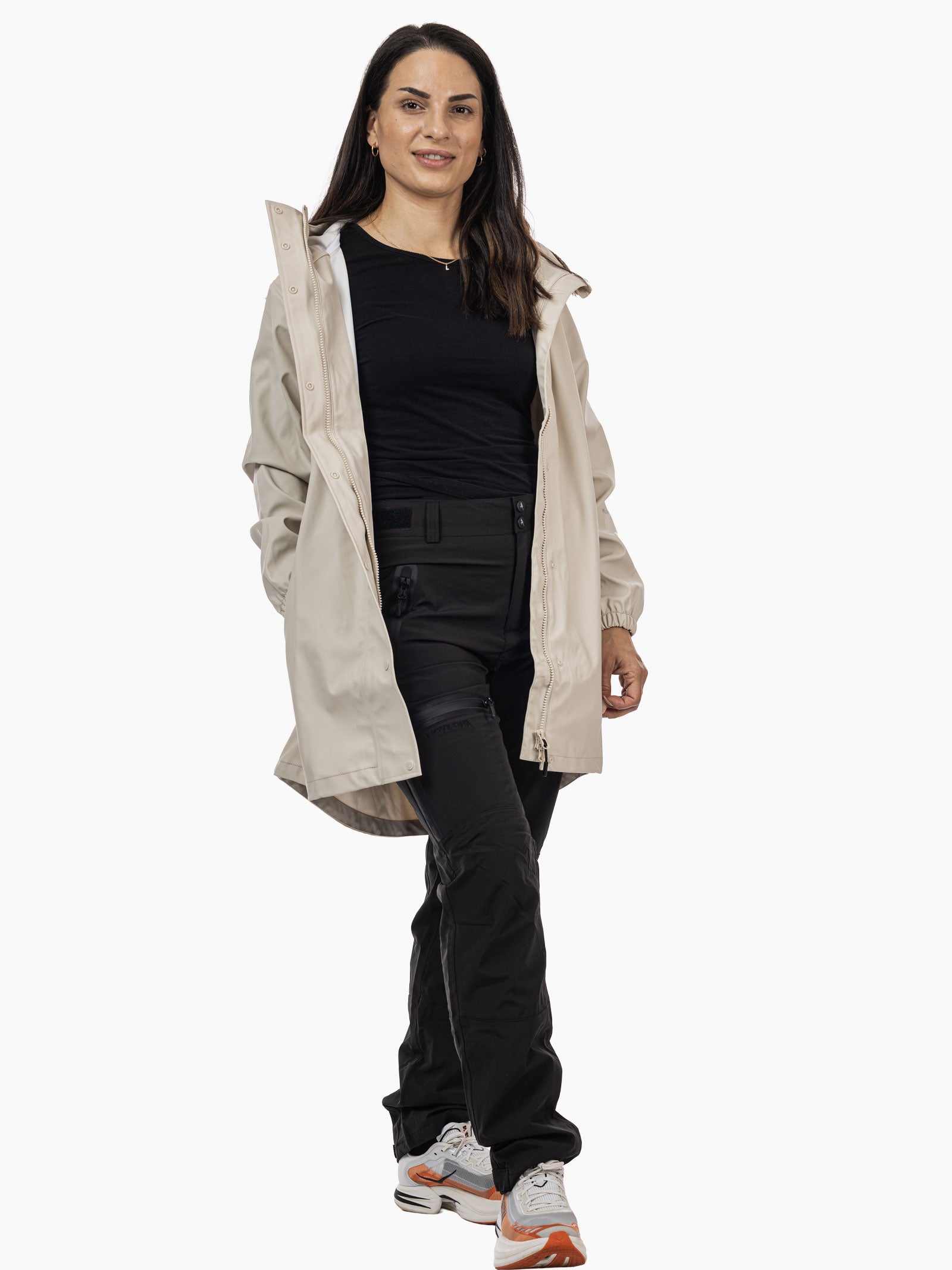 Pakketilbud – Duggregn regnjakke + Lyngen turbukse til dame i Lys beige/Sort – kun 1 099 kr